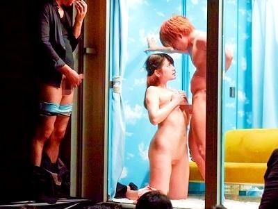 「気持ちぃ…？」全く外から見られているなんて思っていない学生時代のマドンナが同級生の前でｗｗｗｗｗ
